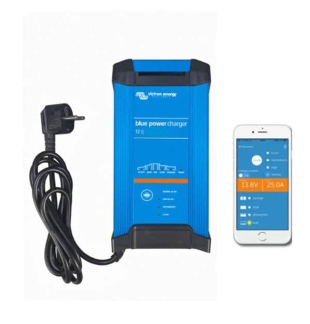 Victron Energy Blue Smart IP22 Charger 12/15(3) 230V CEE 7/7 BPC121544002